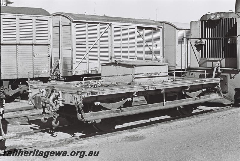 P09219
NS class 11368 shunters float, Katanning, GSR line, end and side view, opposite side to P9218

