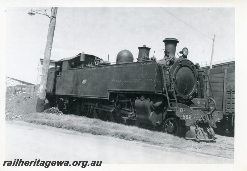 P09327
DD class 592, side and front view
