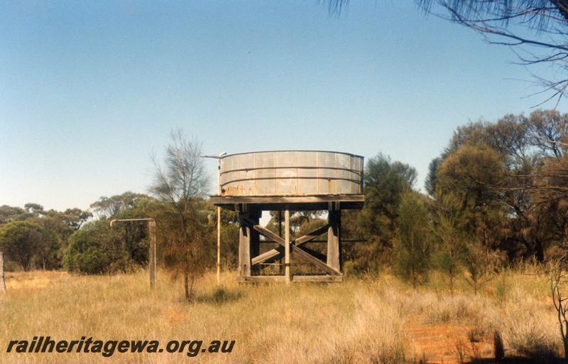 P09332
Water tower, Kewda, BC line, plain sided circular tank
