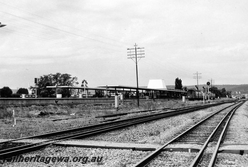 P09365
Midland Terminal, station building, platform, empty carriages in siding, view from southwest. ER line.
