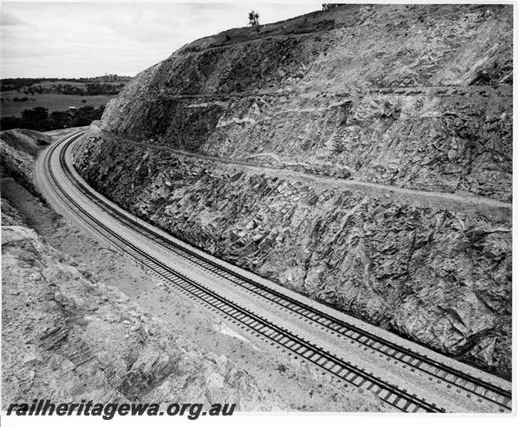 P10737
Windmill Hill cutting, east of Toodyay, with dual gauge trackage in situ.
