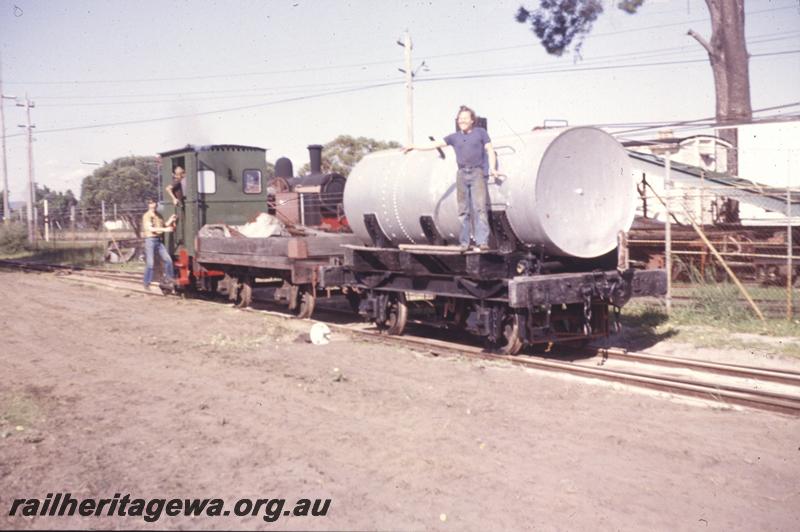 P12786
Loco No.4 shunting JWA class 29 four wheel tank wagon, Rail Transport Museum, side and end view of tank wagon
