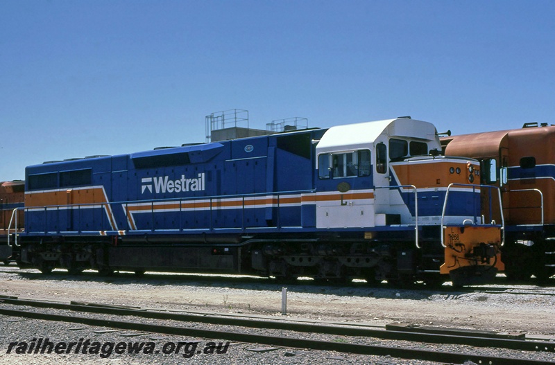 P16712
Westrail class L, No 268, short lived Westrail blue livery, Forrestfield, side, front view.
