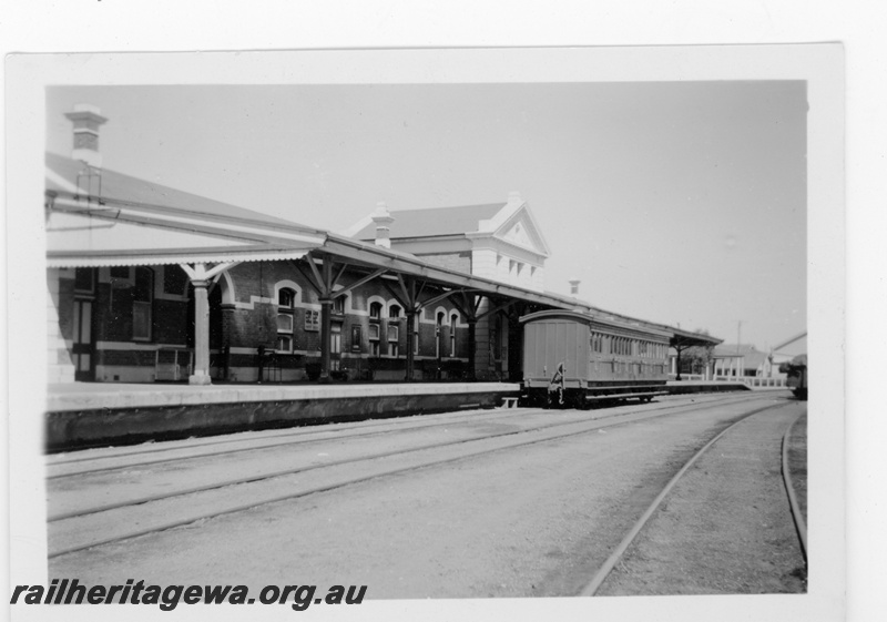 P16916
Geraldton Railway Station - side door passenger carriage in platform. NR line.
