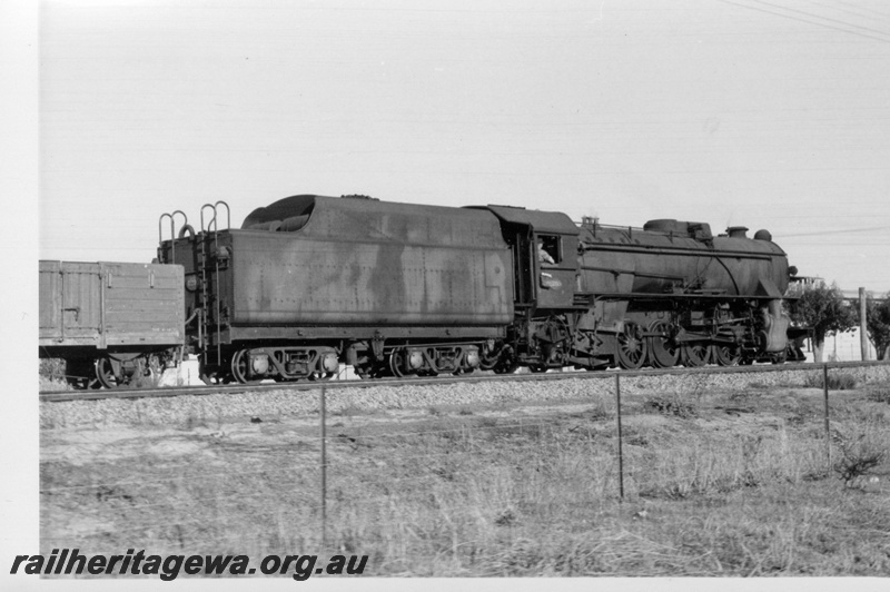 P17511
V class 1205, on No 24 goods train, Avon Valley line, rear and side view
