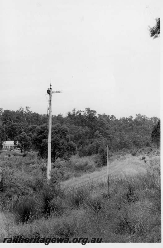 P17568
Semaphore signal, distant signal, tracks, Glen Forrest, M line.
