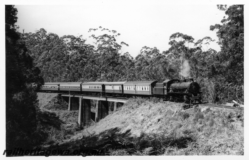 P17618
An unidentified W class steam locomotives hauling the NSW Rail Transport Museum RESO train crossing the Northcliffe bridge. PP line.
