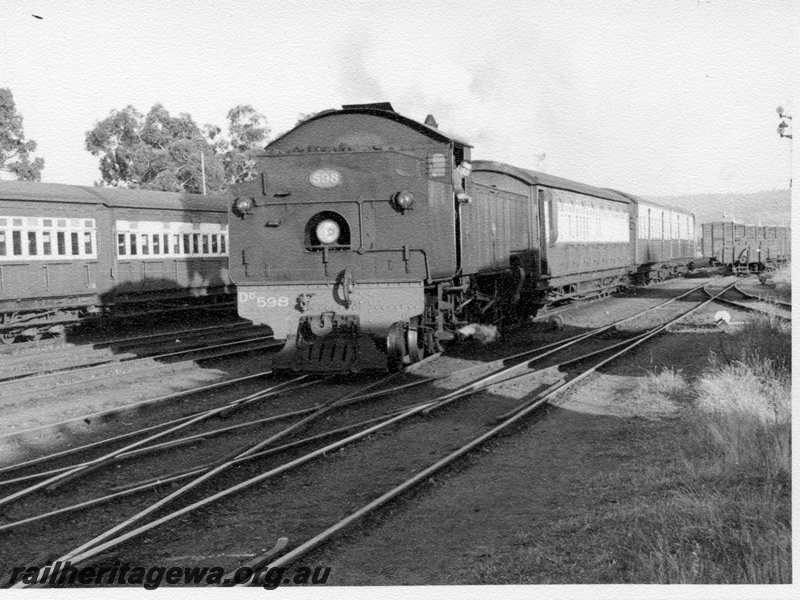 P17691
DD class 598, bunker first, on empty car service, scissors crossover, Midland, ER line

