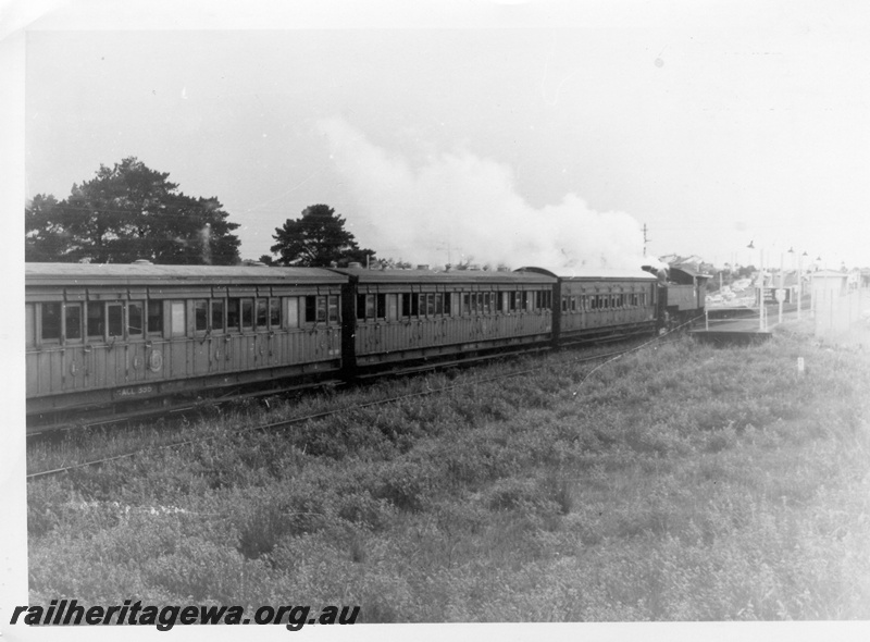 P17698
ACL class 395, another ACL class carriage, another passenger carriage, hauled by tank engine, bunker first, station, ER line, typical Showgrounds loco, c1965
