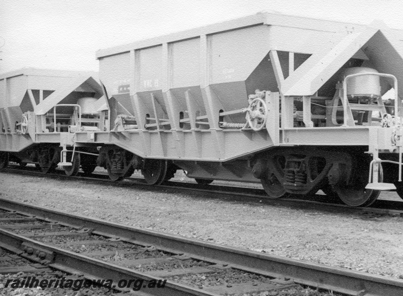 P17914
3 of 4 WMC class wagons, WMC class 19, side and end track level view
