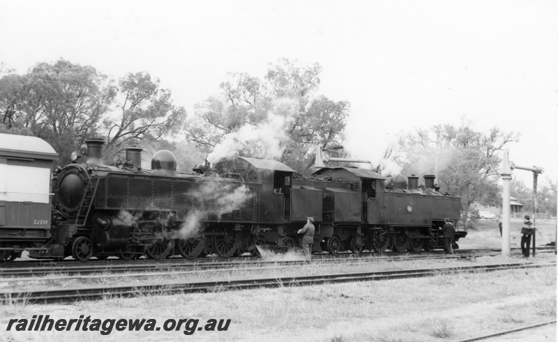P18020
2 of 4 images of the ARHS Tour to Coolup, DM class 587 and DD class 592, double heading the tour train to Coolup, ZJ class 272, DD class 592, DM class 587 taking on water, water tower, Pinjarra, SWR line
