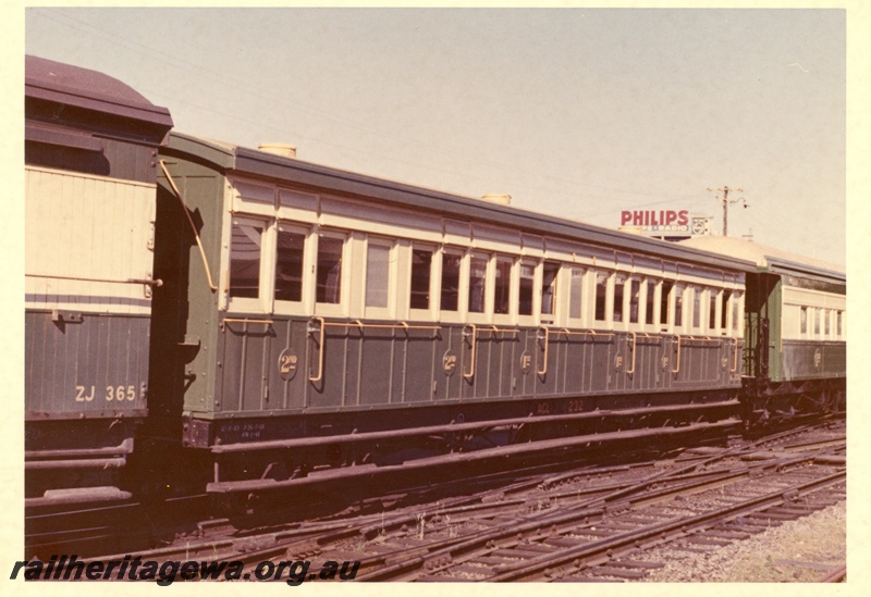 P18084
ACL class 232, green and cream livery, Perth, end and side view, c1966
