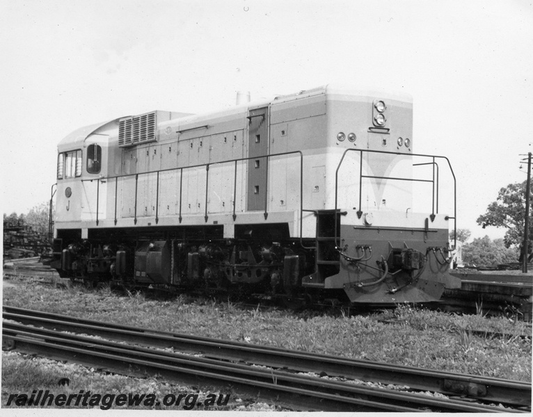 P18295
J class 101, in dark and light blue livery, Midland, side and end view, c1966
