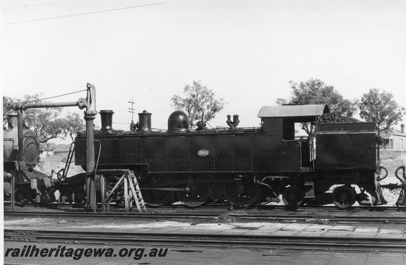 P18485
DM class 585, water tower, East Perth loco depot, side view
