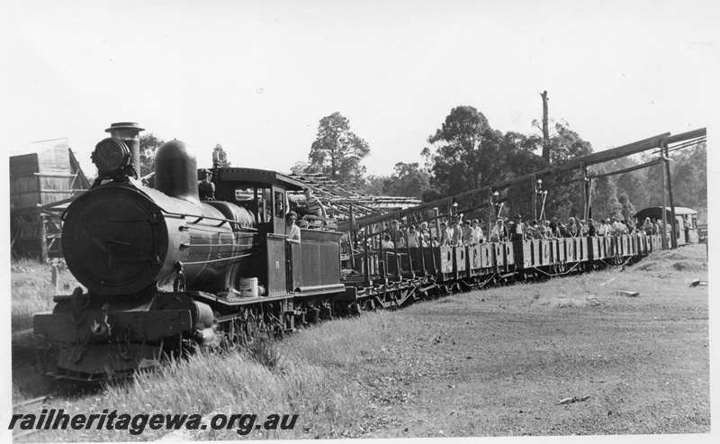 P18490
YX class 86, on tour train, Donnelly River Mill, front and side view

