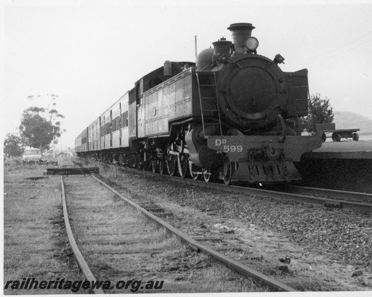 P18692
DD class 599, on passenger train, standing at platform, Bellevue, ER line, side and front view
