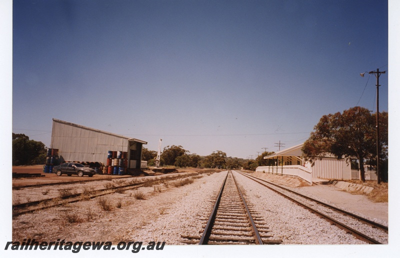 P19114
Goomalling Station - view looking east. Good shed on left of photo. EM line
