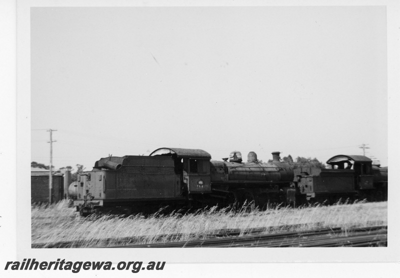 P19209
P class 515, awaiting scrapping, ex MRWA depot, Midland, ER line, rear and side view
