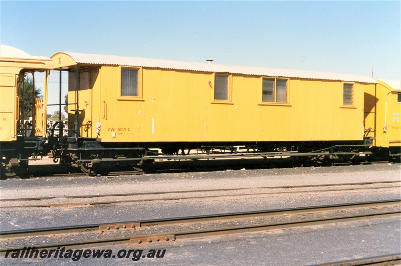 P19435
VW class 5071-C, ex ZA class 175, yellow livery,Note end plafforms at both ends and a brake standard on the left hand end platform,  Picton, SWR line, end and side view
