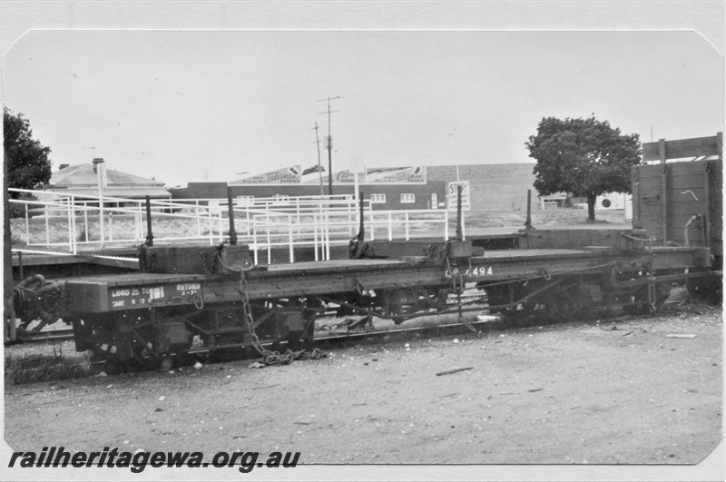 P19438
QB class Boiler Wagon with three bolsters, brown livery, Rivervale, SWR line, end and side view
