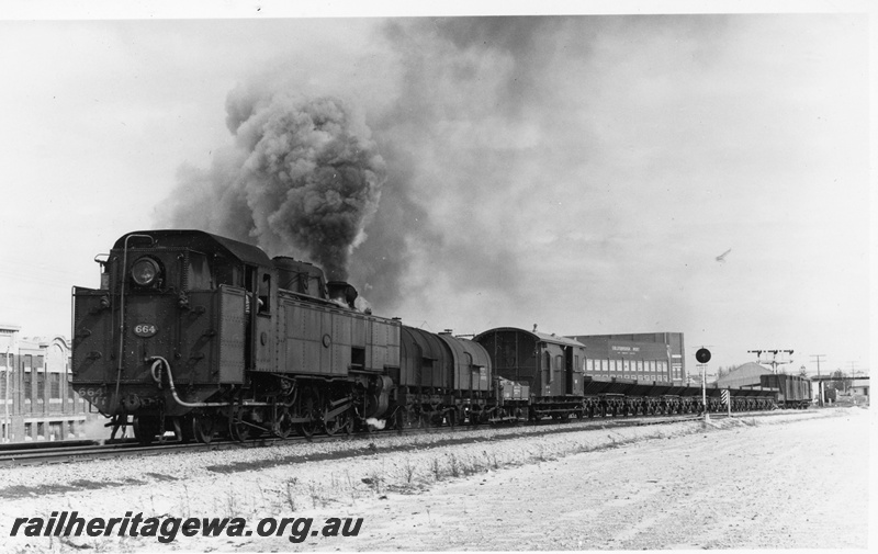 P19653
UT class 4-6-4T loco heading an empty ballast train out of Fremantle towards Perth, view along the train
