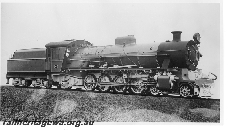 P20114
W class 903, maker's photo, side and front view
