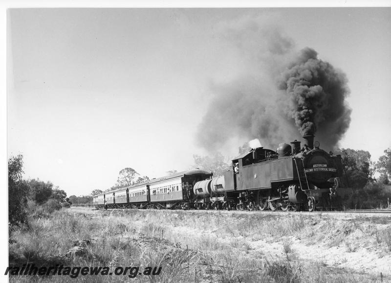 P20177
DM class 586 burning Newcastle coal ARHS Gingin tour near Muchea. MR line
