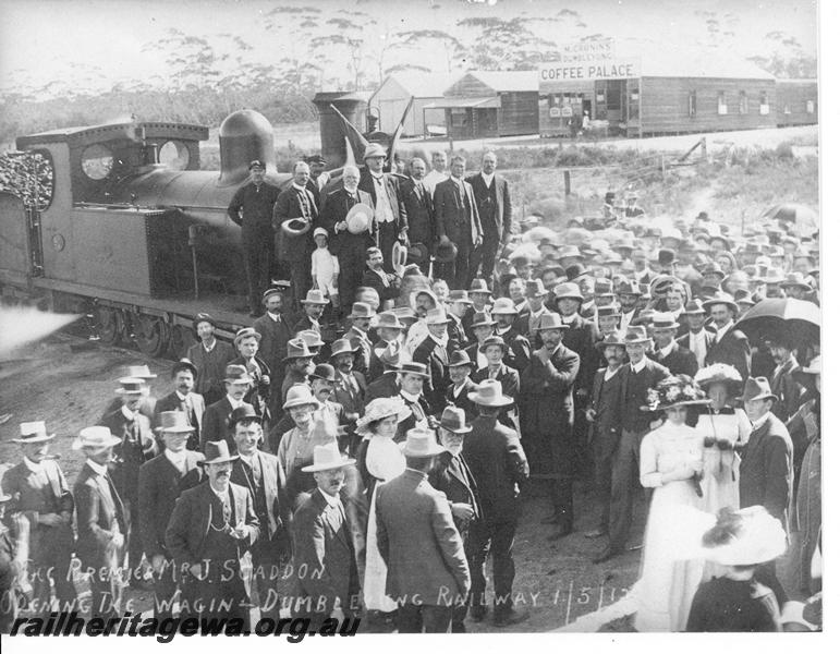 P20179
O class 90 at the opening of the Wagin to Dumbleyung railway by Premier J, Scaddan. Photo taken at Dumbleyung. WLG line

