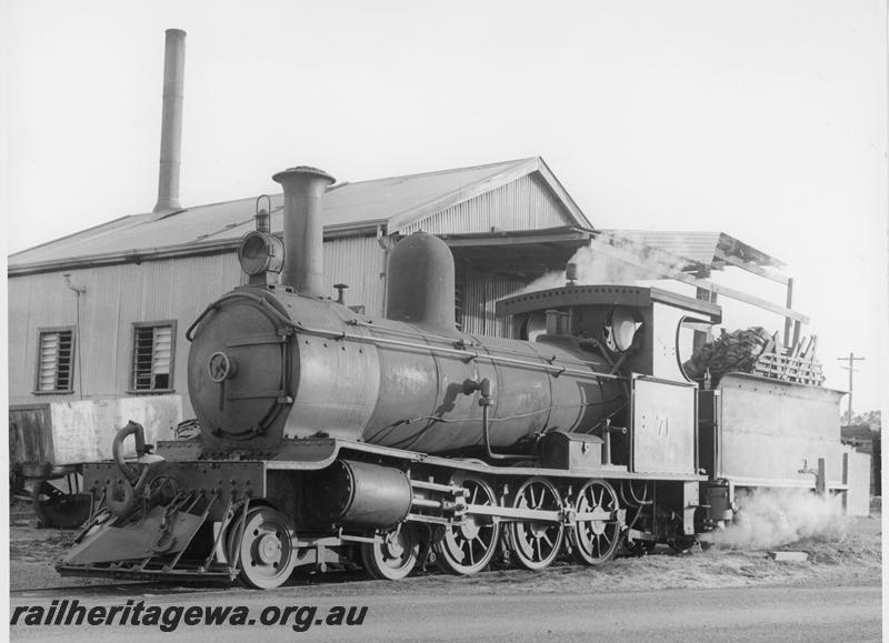 P20192
Millars loco G class 71 at the Yarloop workshops, front and side view
