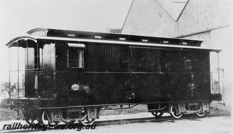 P20331
Accident van later converted to Z class brake van, end and side view
