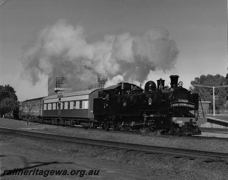 P20621
DD Class 592 passing Perth Terminal on its first ARHS City Circle Tour after restoration, East Perth
