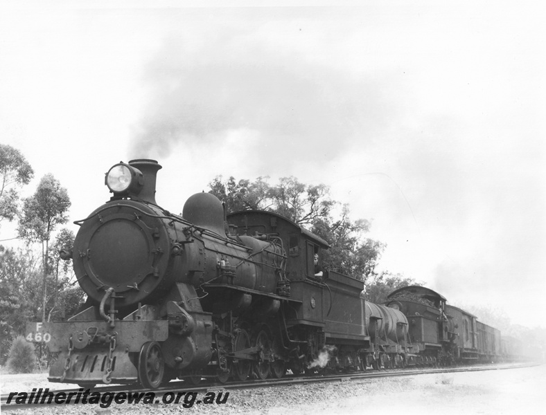 P20646
FS class 460, F class 423, no. 11 shunter, empty coal train bound for Muja at Shotts, BN line, same train as P22118
