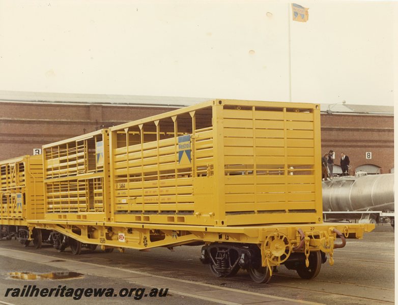 P20713
QUA class 25199  flat wagon , N5464 stock containers, Midland Workshops, ER line, side and end view
