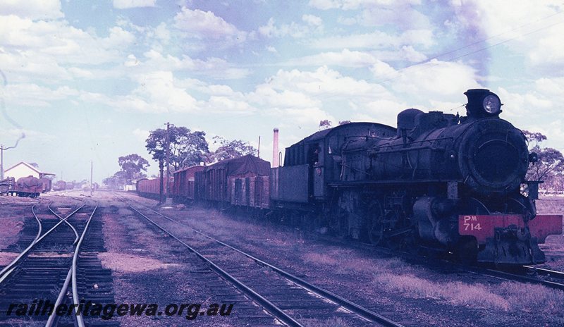 P20763
PM class 714 departs Cunderdin. Water column and 4th class good shed in background. EGR line.
