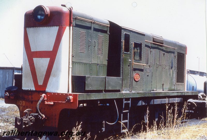 P20768
Y class 1103 ( green with red 