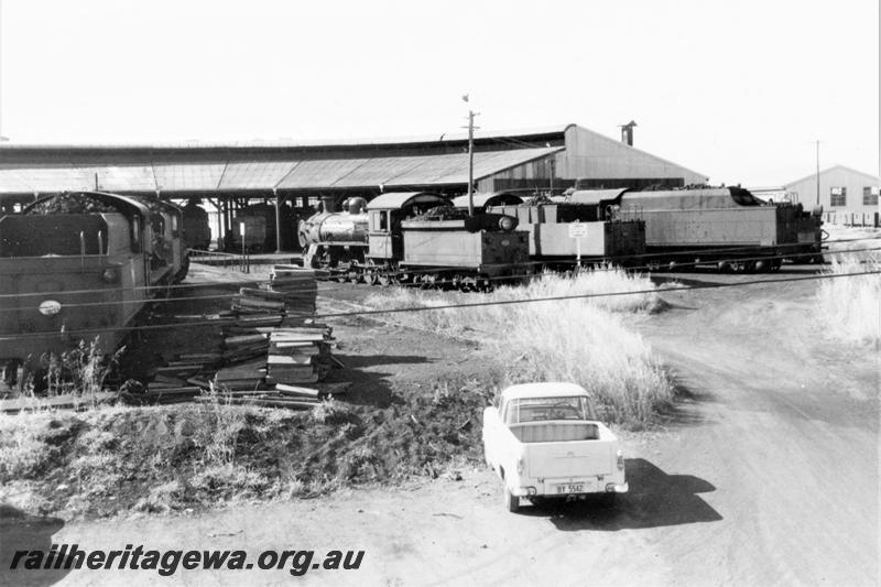 P21123
Roundhouse with various locos, Holden ute BY 5542, timber, Bunbury, SWR line
