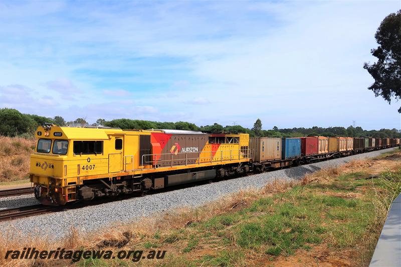 P21134
Aurizon Q class 4007 in the yellow livery with the red and grey panels heads a freight train southwards through Hazelmere
