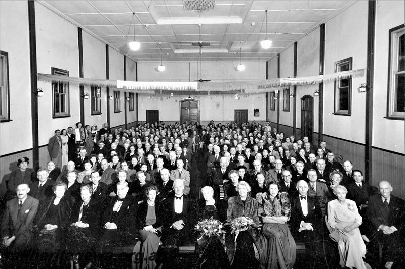 P21148
Assembled audience for the farewell to Mr. J. A. Ellis, late Commissioner of Railways and welcome to his successor, Mr. A. G. Hall held at the Railway Institute, Perth
