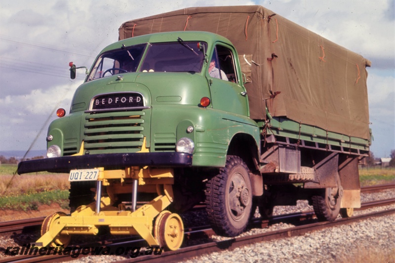 P21318
Bedford S series  hi rail truck in WAGR green livery, Swan Valley near Millendon. ER line.
