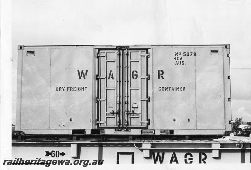 P22875
Dry freight container, manufactured by ROK of Woodville North South Australia, No.5072, on flat wagon, side view
