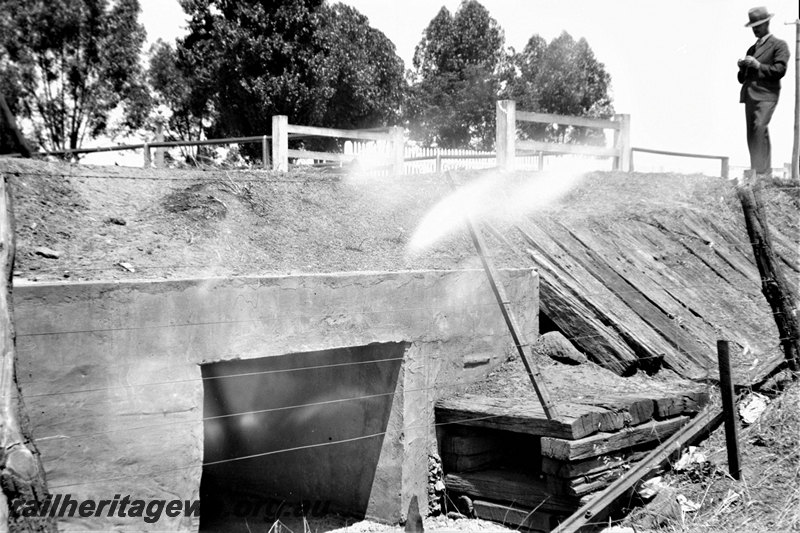 P22959
flood damage to railway bridges near York.  GSR line.
