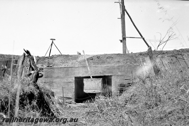 P22960
flood damage to railway bridges near York.  GSR line.
