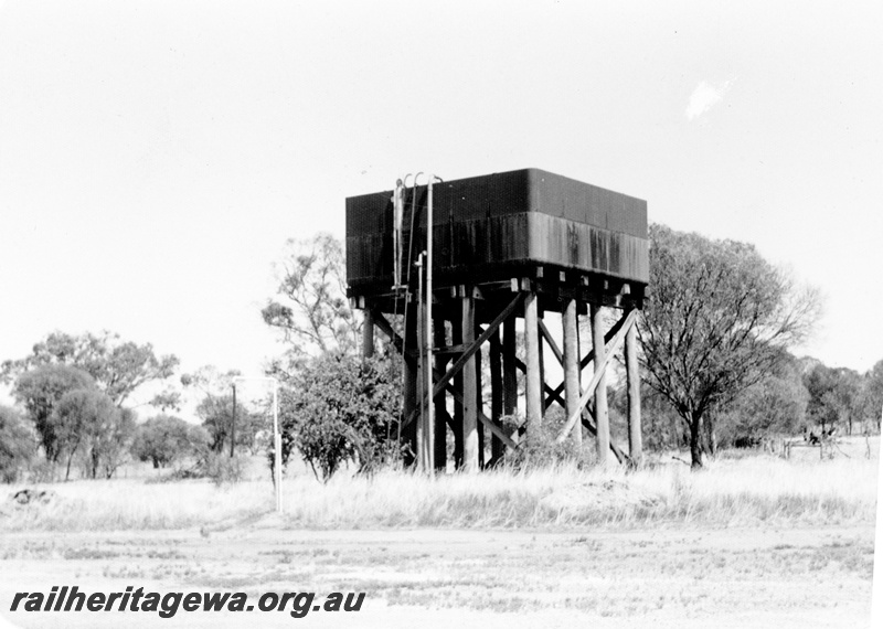 P23072
Water tower with a 25,00 gallon cast iron tank, Kylie, WB line, view from ground level
