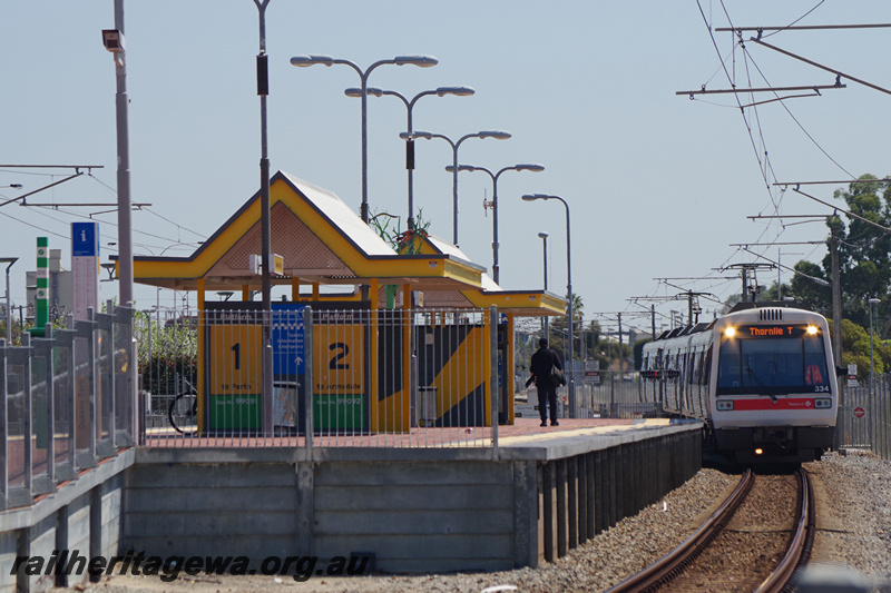 P23189
A series EMU set 34, platforms, station shelters, passenger, Queens Park SWR line, side and end view
