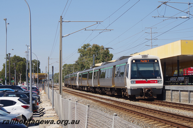 P23190
A series EMU set 35, platform, canopy, carpark, Beckenham SWR line, side and end view
