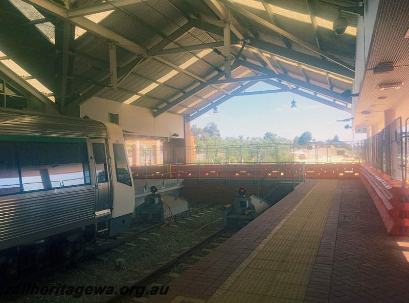 P23207
Through platform works, roof, Thornlie station, Thornlie line, interior view of station
