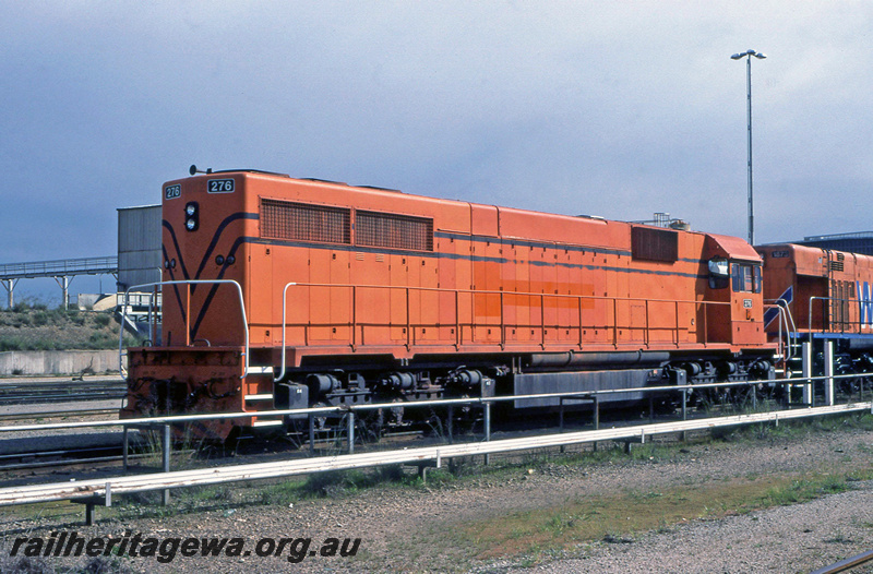 P23215
LW class 276, Forrestfield, end and side view
