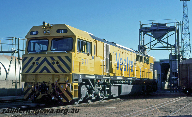 P23225
Q class 311, overhead loader, West Merredin, EGR line, end and side view
