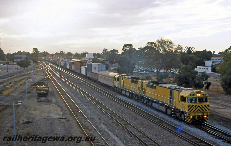 P23227
Q class 317, Q class 318, double heading freight 2PA1, pointwork, sidings, Midland, ER line, side and front view
