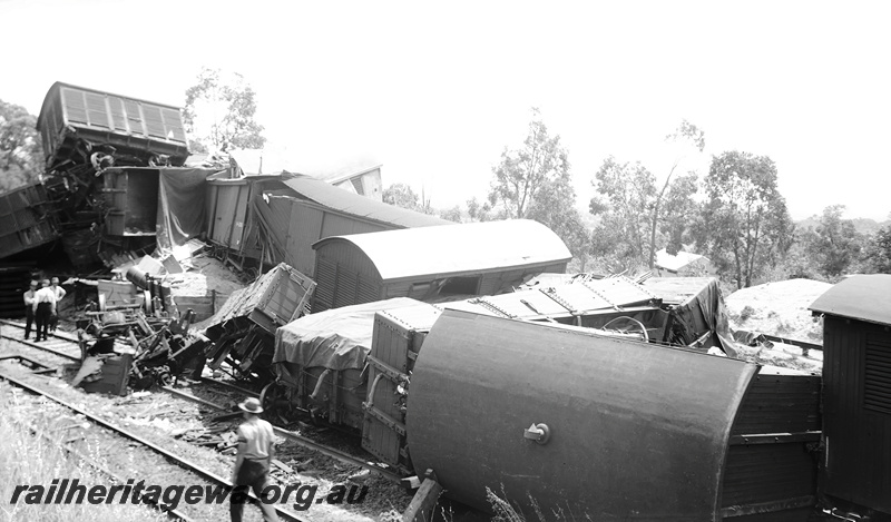 P23277
Swan View derailment. Driver fatally injured
